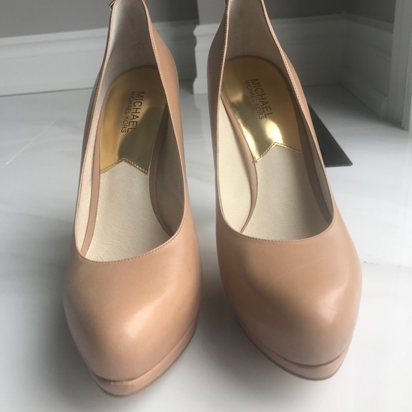 Michael Kors heels - Picture 3 of 5